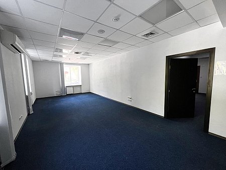 Кабинет 110.3 на первом этаже